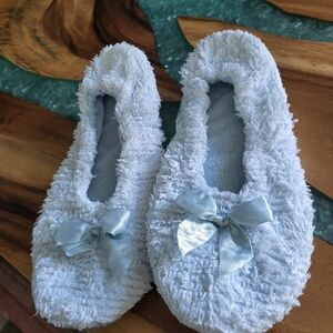 Isotoner Women's Slip Resistant Slippers in Light Blue